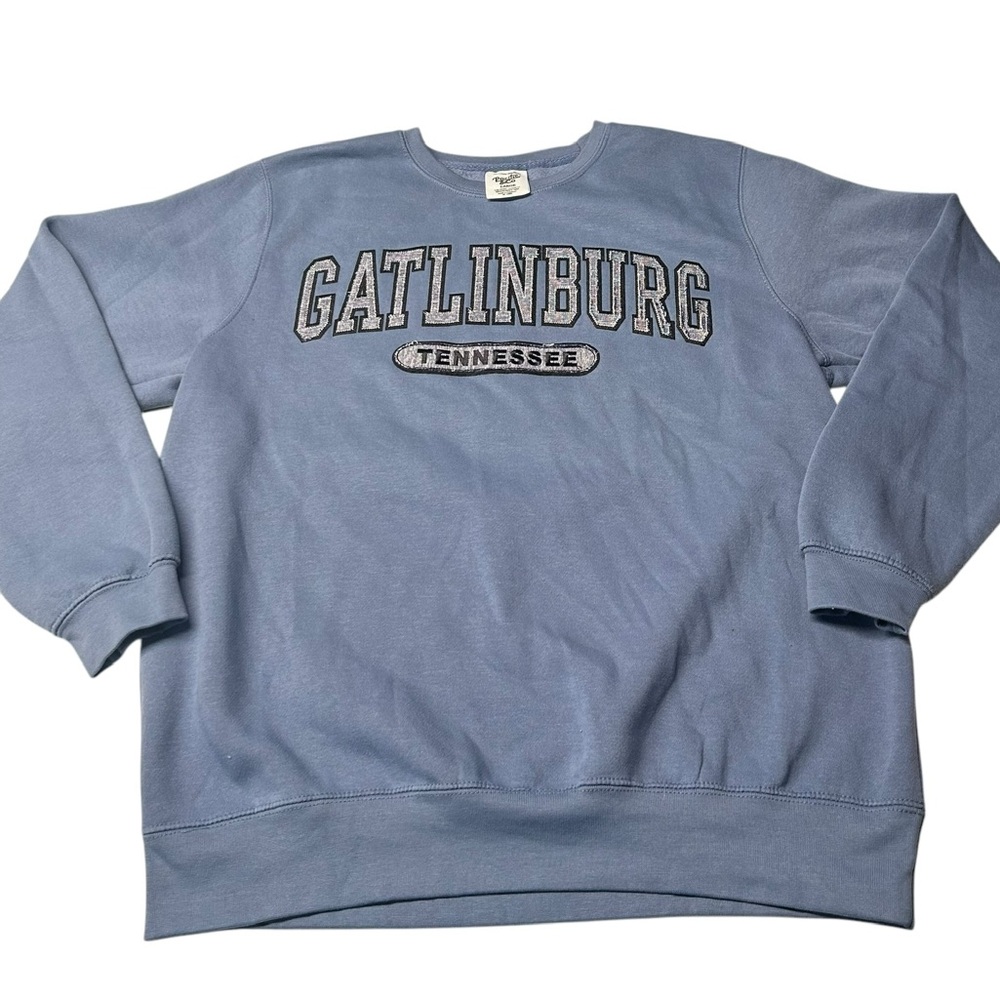 Pacific & Co L Gatlinberg Tennessee Crewneck Sweatshirt Blue Patchwork Logo‎